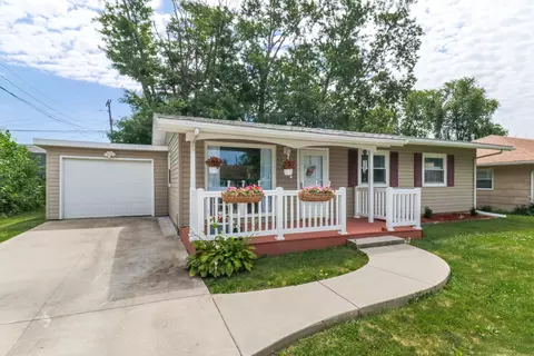 302 Lotus Ln, Washington, IL 61571