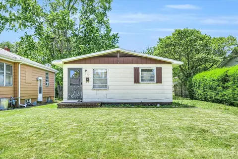 717 W Maple St, Champaign, IL 61820