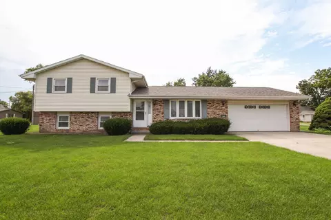 606 N White St, Le Roy, IL 61752