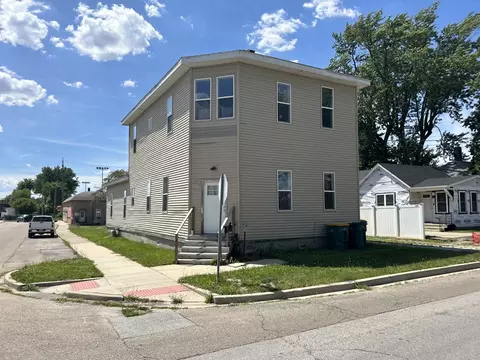 302 W Broadway St, Streator, IL 61364