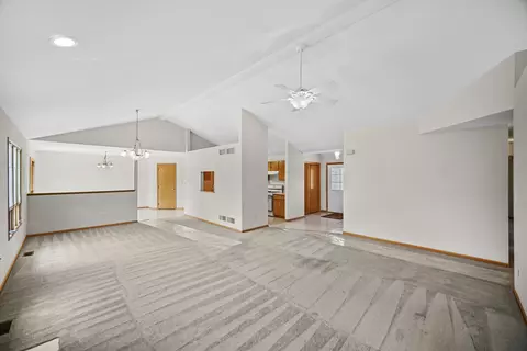 Living - 5109 Ribbon Ct, Monee, IL 60449 photo 2 of 5