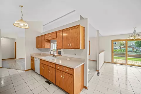 Kitchen - 5109 Ribbon Ct, Monee, IL 60449 photo 3 of 3