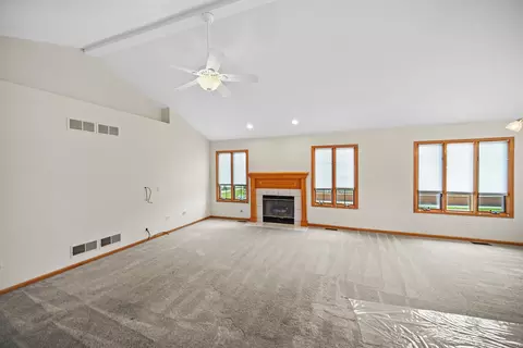 Living - 5109 Ribbon Ct, Monee, IL 60449 photo 4 of 5