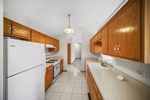 Kitchen - 5109 Ribbon Ct, Monee, IL 60449 photo 2 of 3