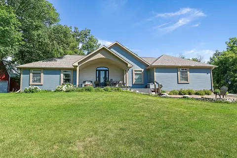 1212 Sycamore Rd, Dekalb, IL 60115