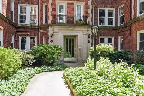 1411 W Farwell Ave #E1, Chicago, IL 60626