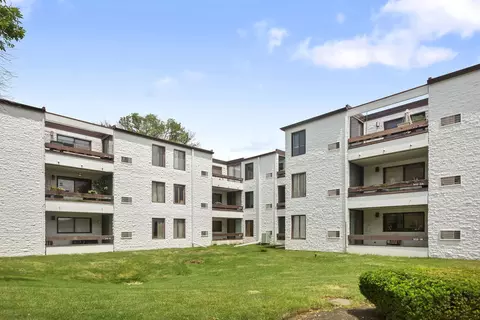 310 W Miner St #3B, Arlington Heights, IL 60005