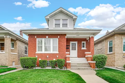 6049 W Warwick Ave, Chicago, IL 60634