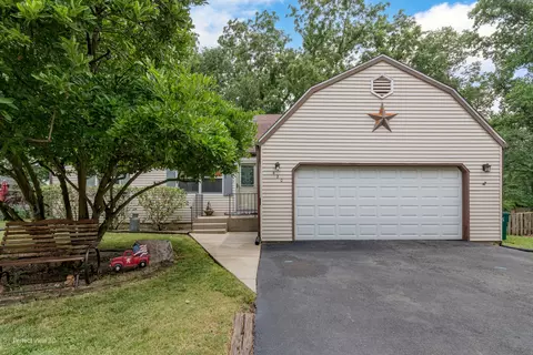 420 De Kalb St, Sandwich, IL 60548