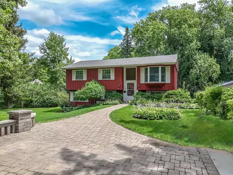 444 N Hill St, Woodstock, IL 60098