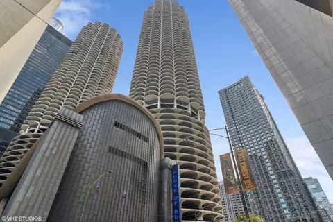300 N State St #3706, Chicago, IL 60654