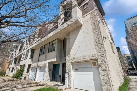 653 N Carpenter St, Chicago, IL 60622