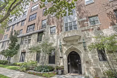 425 Grove St #2C, Evanston, IL 60201