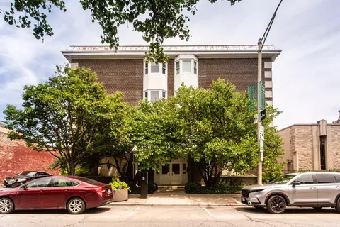 150 S Oak Park Ave #405, Oak Park, IL 60302