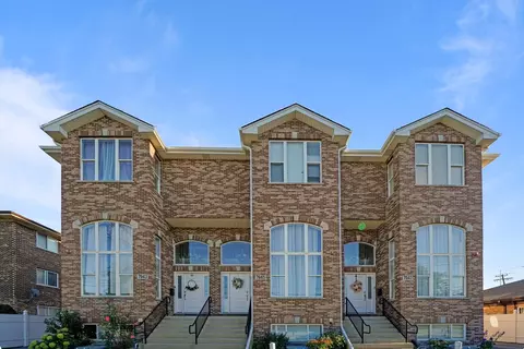 7943 W 92nd St, Hickory Hills, IL 60457