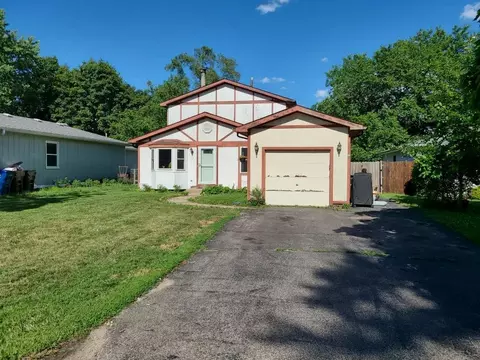 73 Barberry Dr, Crystal Lake, IL 60014