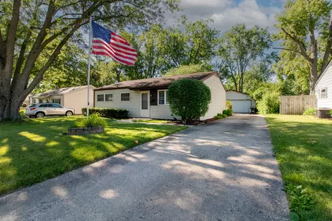 909 Fairchild Ave, Normal, IL 61761