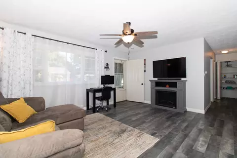 909 Fairchild Ave, Normal, IL 61761 photo 5