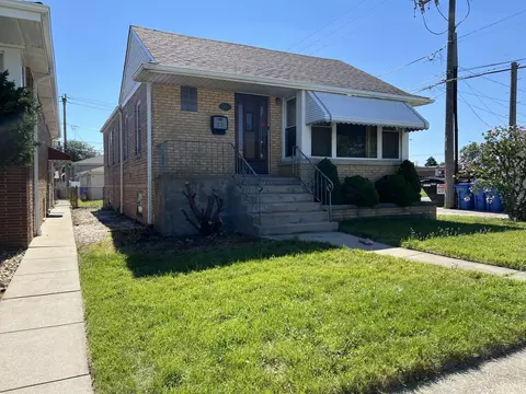 5447 S Oak Park Ave, Chicago, IL 60638