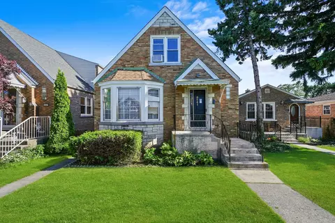 5841 W Melrose St, Chicago, IL 60634