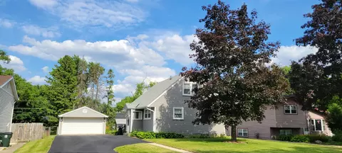 119 Hickory St, Palatine, IL 60067
