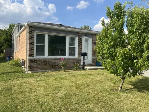 17 Wells Ave, Harvey, IL 60426
