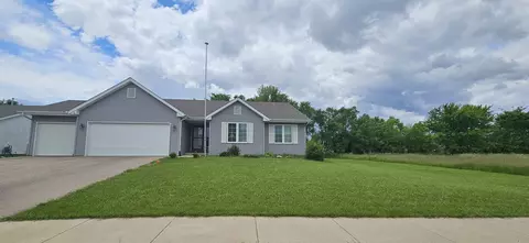 210 Sundance Trl, Capron, IL 61012 photo 8