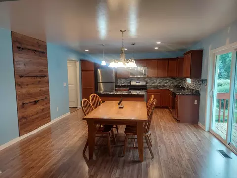 210 Sundance Trl, Capron, IL 61012 photo 6