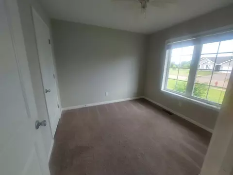 210 Sundance Trl, Capron, IL 61012 photo 16