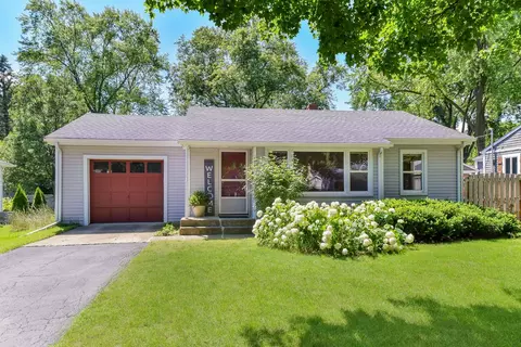1409 S 6th St, Saint Charles, IL 60174
