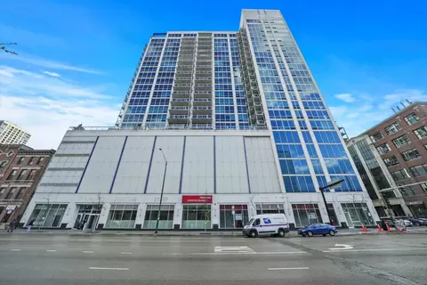757 N Orleans St #707, Chicago, IL 60654