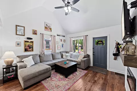 Living - 433 S Alma Ave, Kankakee, IL 60901 photo 1 of 1