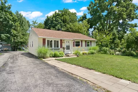 535 N Prairie Ave, Mundelein, IL 60060