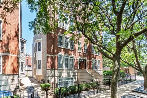 1302 W Fletcher St #2W, Chicago, IL 60657
