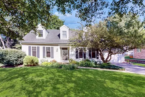 505 S Prairie St, Cary, IL 60013