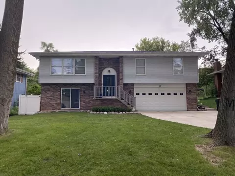 20 Grant Ave, Lake In The Hills, IL 60156