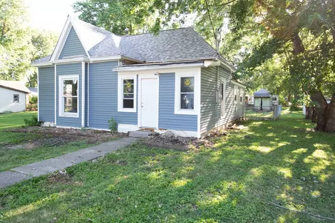 406 S Grove St, Colfax, IL 61728