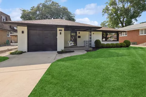 7232 N Keystone Ave, Lincolnwood, IL 60712