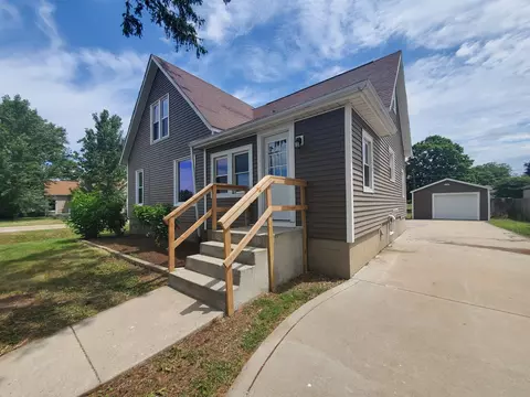 201 S Railroad St, Lostant, IL 61334