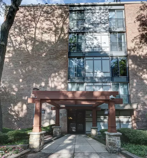 5800 Oakwood Dr #4H, Lisle, IL 60532