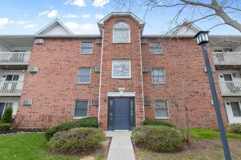 1352 Cunat Ct #3B, Lake In The Hills, IL 60156