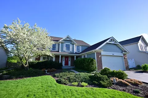 1951 Waverly Ln, Algonquin, IL 60102
