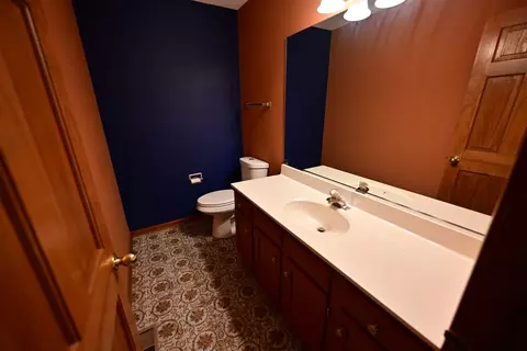 Bath - 1951 Waverly Ln, Algonquin, IL 60102 photo 1 of 3