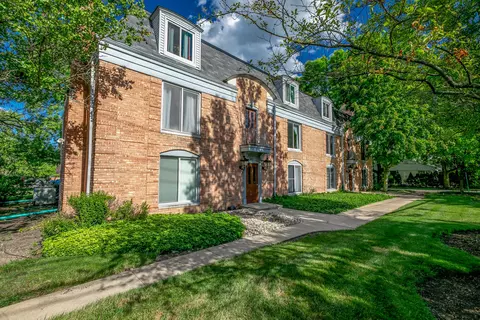 1445 Shermer Rd #5A, Northbrook, IL 60062