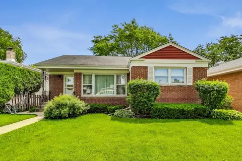 9433 Lockwood Ave, Skokie, IL 60077