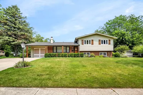 640 Kohley Rd, Lisle, IL 60532