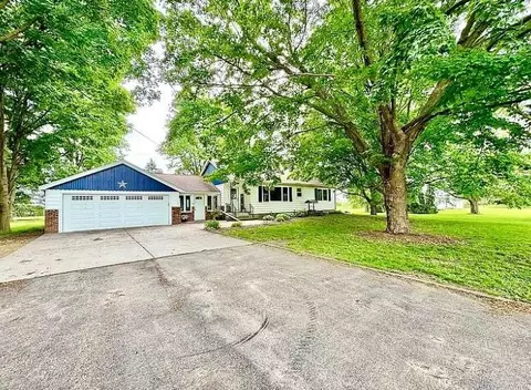 500 Hortense Dr, Kirkland, IL 60146