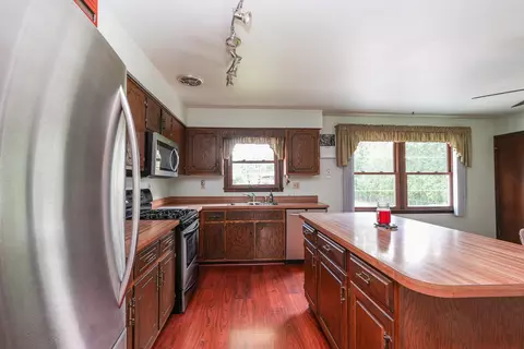 520 Pasadena Ave, Beecher, IL 60401 photo 8