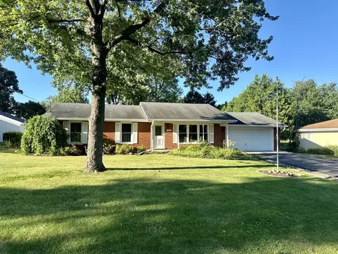 520 Pasadena Ave, Beecher, IL 60401