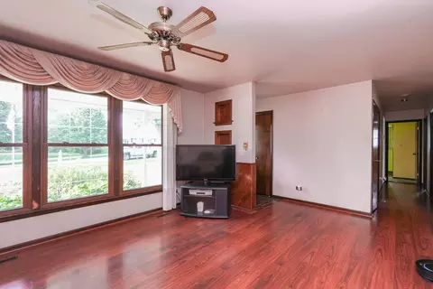 520 Pasadena Ave, Beecher, IL 60401 photo 4